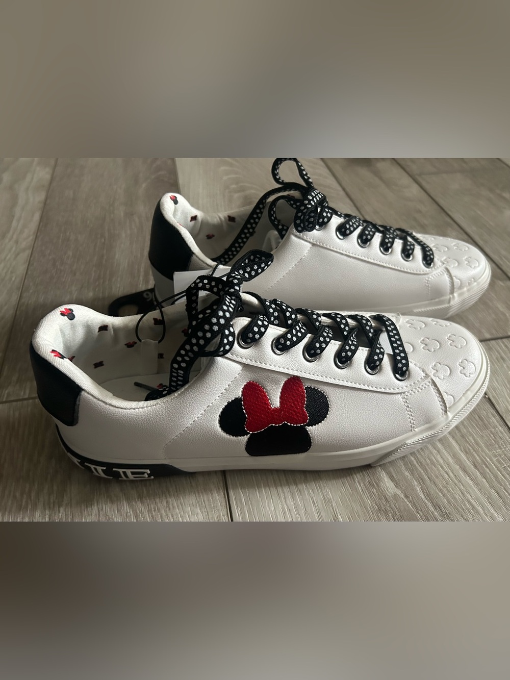 Disney Minnie Mouse NWT Women's Sneakers By Ground Up - Tennis Shoes Size 9